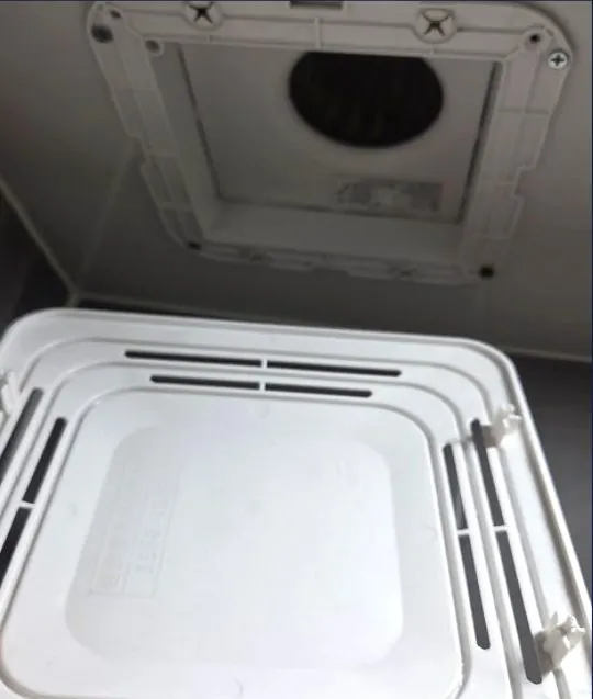 세척을 마친 환풍구와 커버