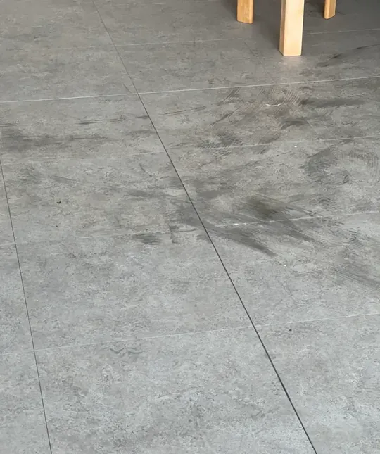 바닥 · 공사 자국 제거 작업 전